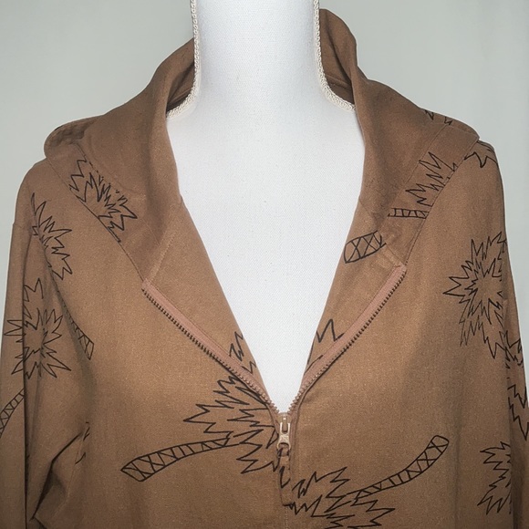 Anne Carson Woman Zip-Front Linen Hoodie in 3X with Palm Tree Graphic Print - Picture 8 of 14